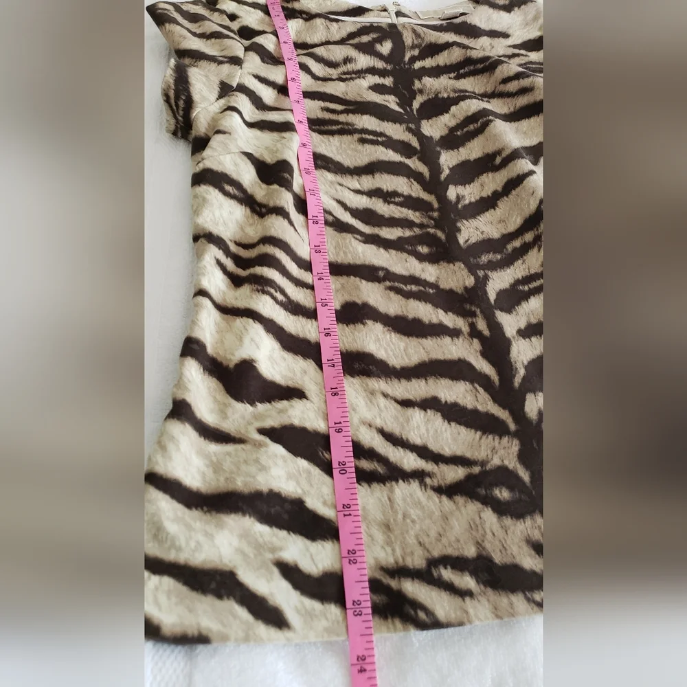 Michael Kors Women's Brown Tan Tiger Print Bluse Short Sleeves Size M - Picture 9 of 13